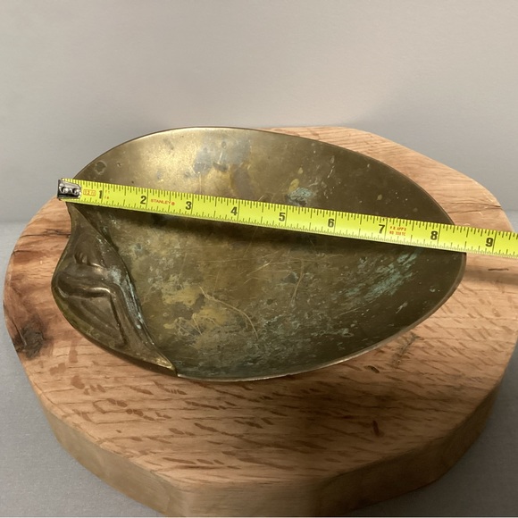 🟡 Vintage Heavy Brass Seashell Designed Ashtray - Candy Dish - Jewelry Display - Picture 14 of 16